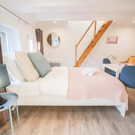 Апартаменты Lille Centre - Nice Cozy And Functional Ap Лилль